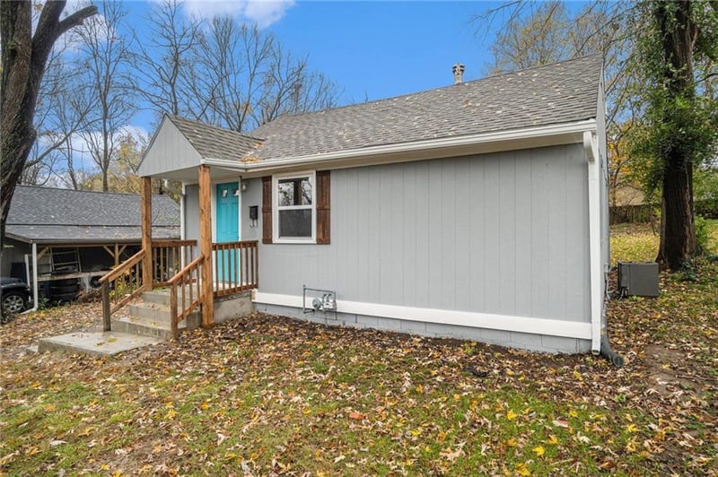 9034 Grand Ave, Kansas City, MO 64114