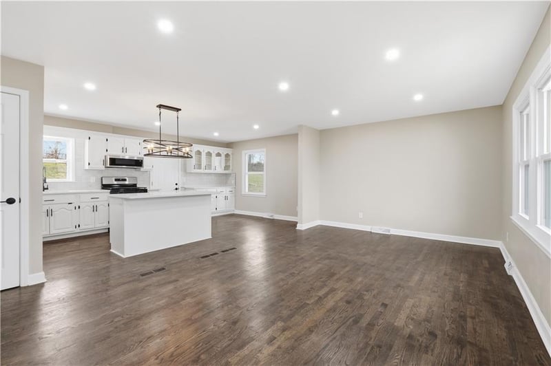 11608 Greenwood Rd, Kansas City, MO 64134