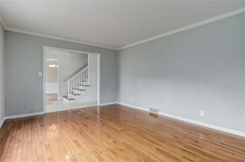 7230 Hemlock St, Overland Park, KS 66204