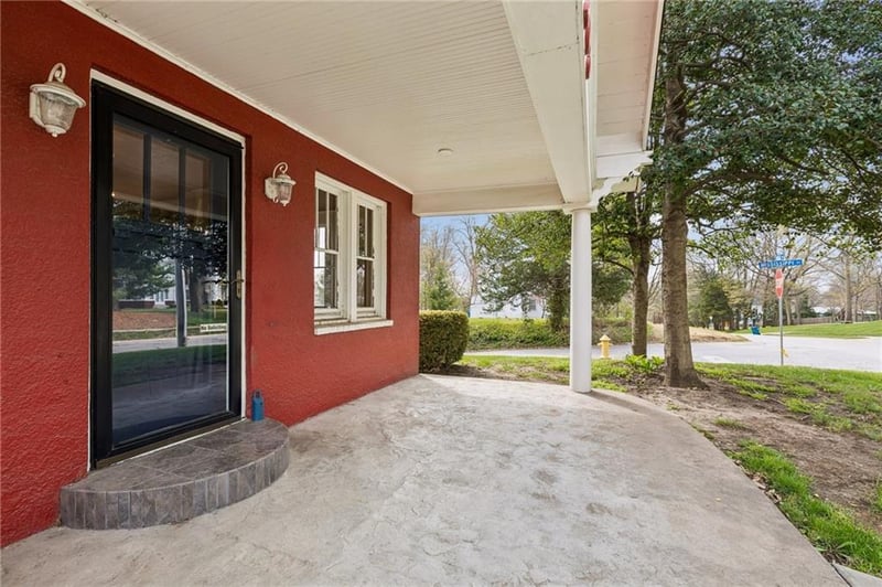 203 Ridge Ave, Liberty, MO 64068