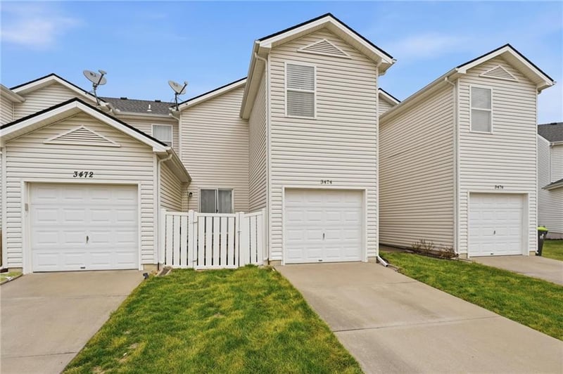 3474 SW Wysteria Ter, Lee's Summit, MO 64082