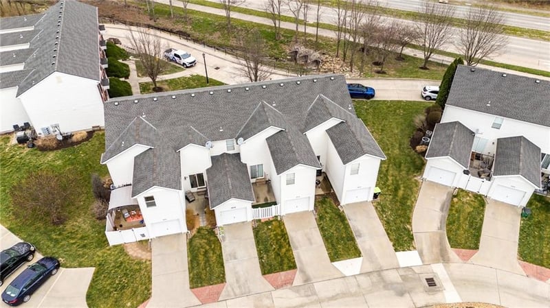 3474 SW Wysteria Ter, Lee's Summit, MO 64082