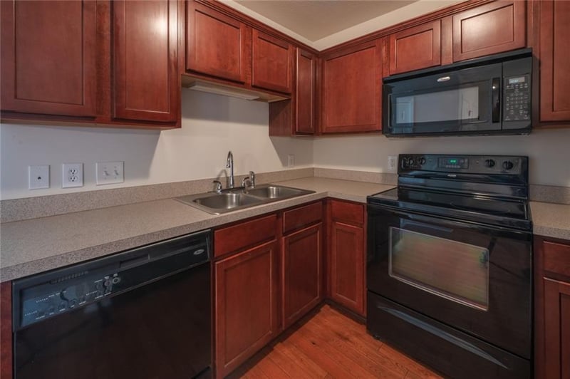 8112 Drury Ave, Kansas City, MO 64119