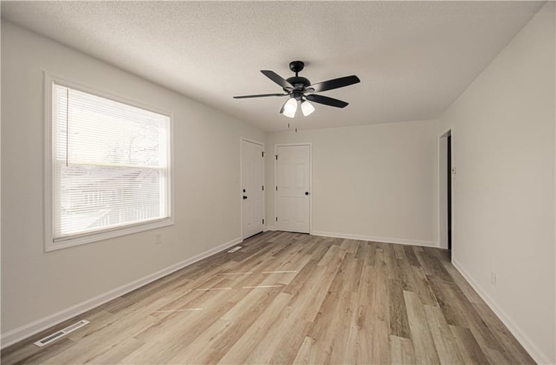 231 Springdale Ave, Bonner Springs, KS 66012