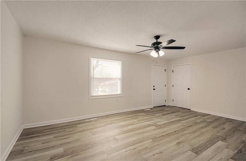 231 Springdale Ave, Bonner Springs, KS 66012