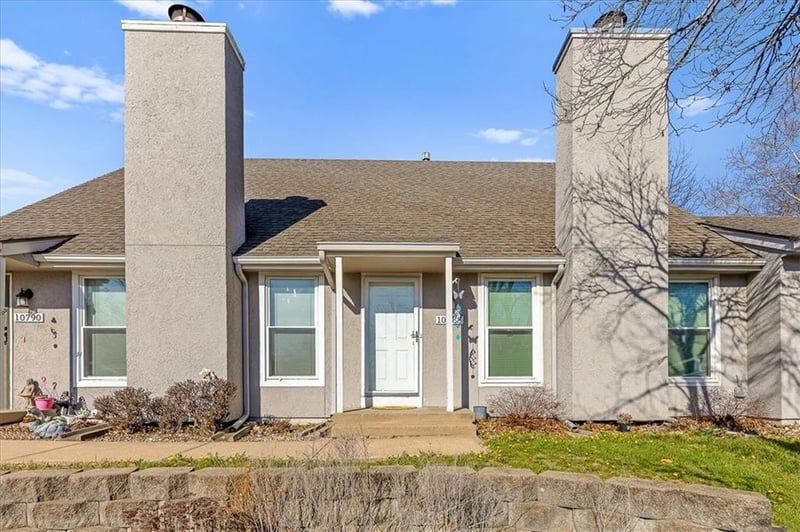 10788 Oakmont St, Overland Park, KS 66210