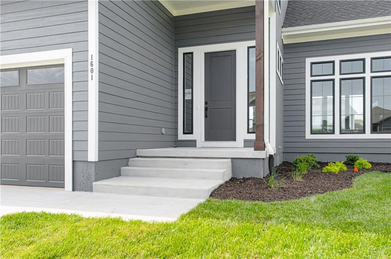 17218 Heatherwood St, Olathe, KS 66062