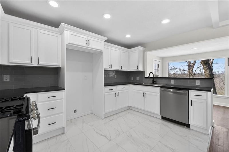 604 164th Ter, Belton, MO 64012