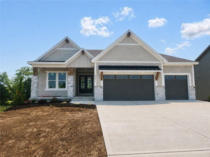 24875 145th Pl, Olathe, KS 66061