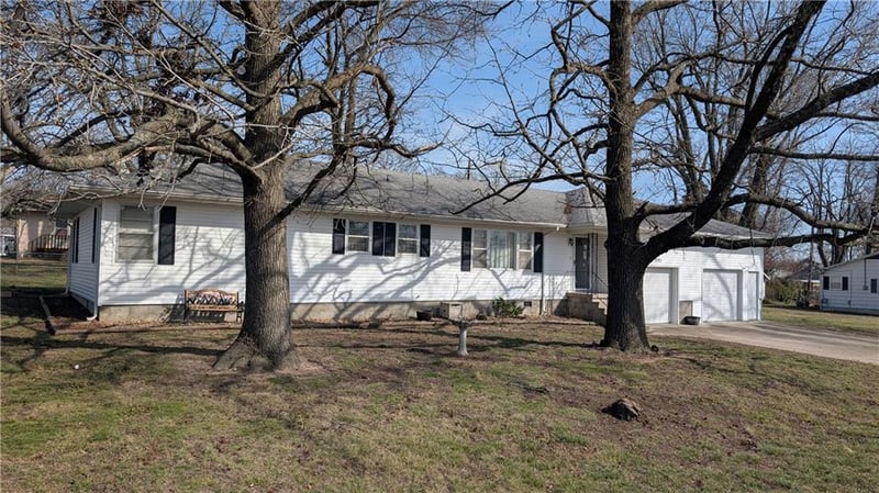 1201 1st St, El Dorado Springs, MO 64744