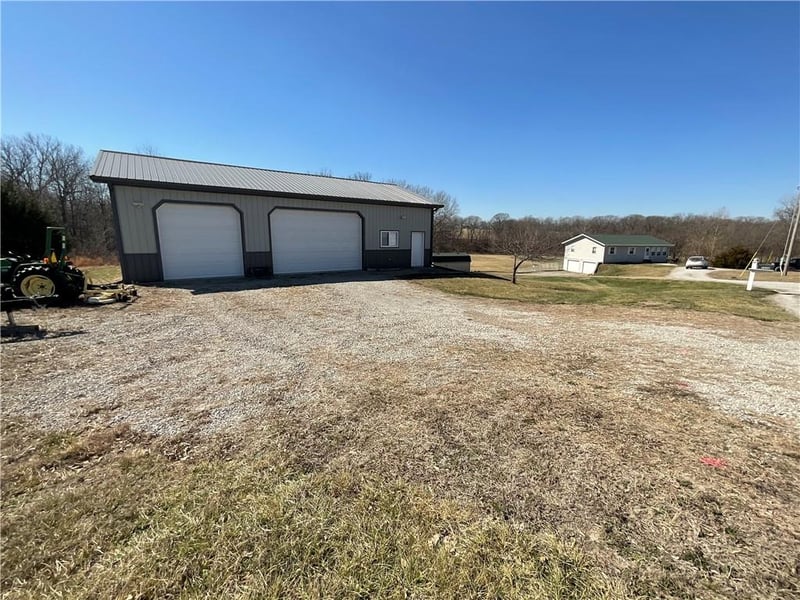 7250 SE Bobby Rd, Cameron, MO 64429