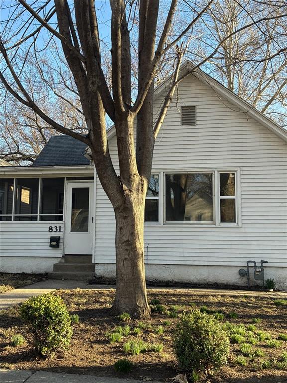 831 Ottawa St, Leavenworth, KS 66048
