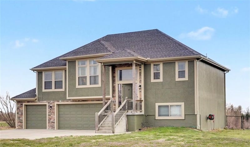 16699 Dana Ln, Leavenworth, KS 66048