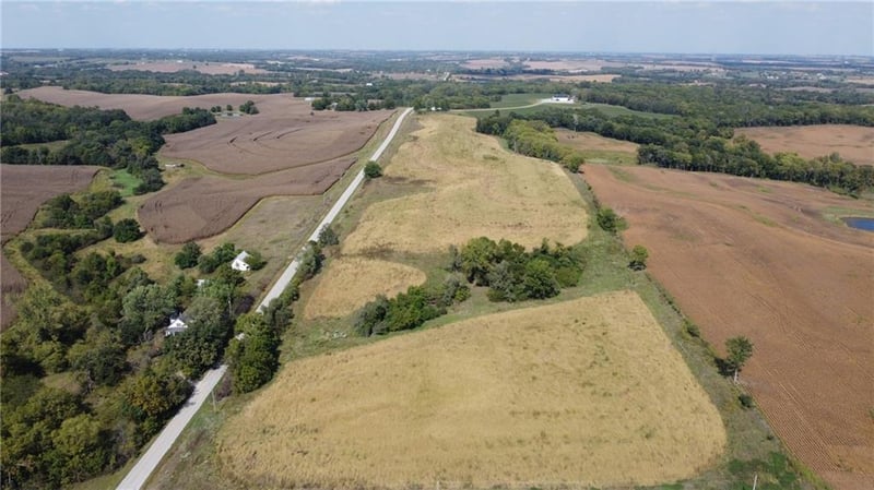 P Hw, Weston, MO 64098