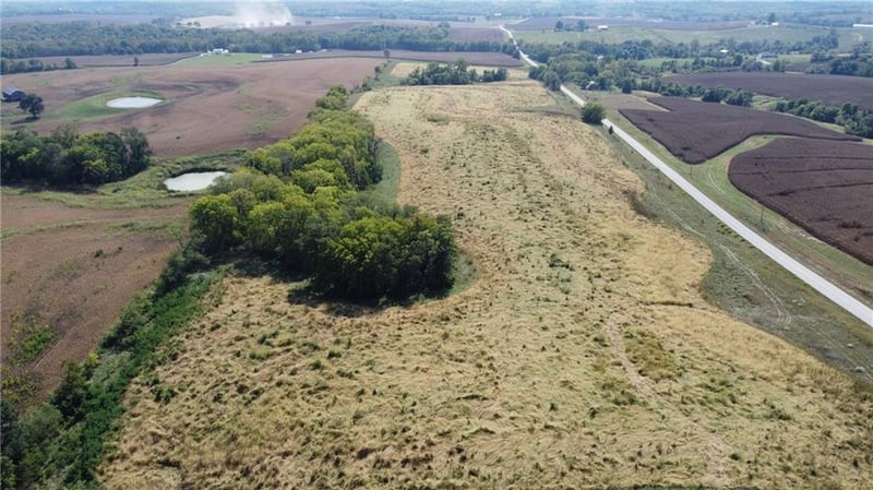 P Hw, Weston, MO 64098