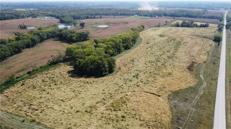 1 P Hw, Weston, MO 64098