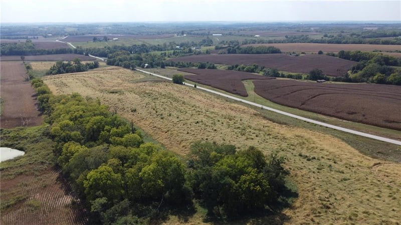 1 P Hw, Weston, MO 64098