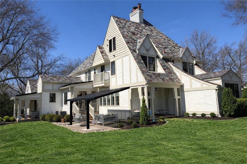 1239 W 63rd St, Kansas City, MO 64113