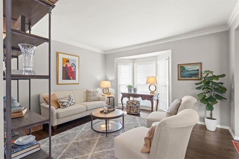 8810 147th Ter, Overland Park, KS 66221