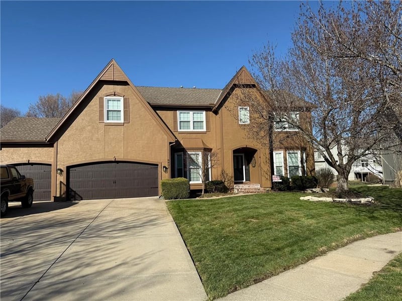 8810 147th Ter, Overland Park, KS 66221