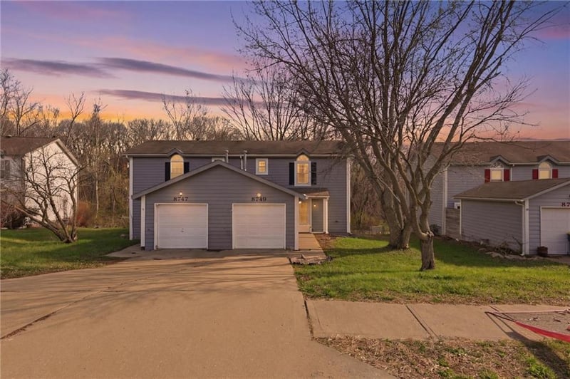 8749 NW 82nd St, Kansas City, MO 64152