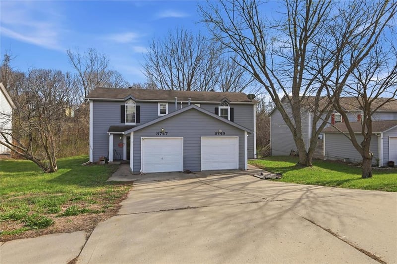 8749 NW 82nd St, Kansas City, MO 64152