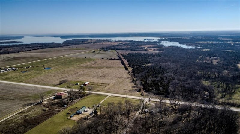 26552 Waverly Rd, Paola, KS 66071