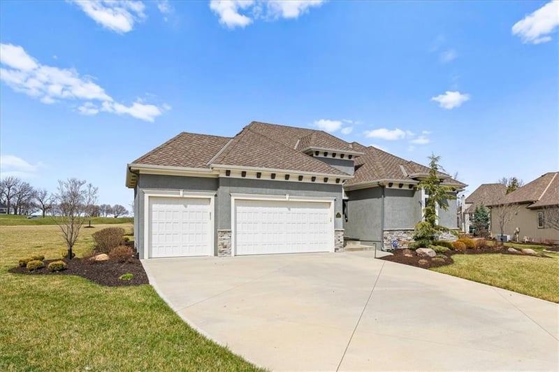 10008 Revere Ct, Kansas City, MO 64154