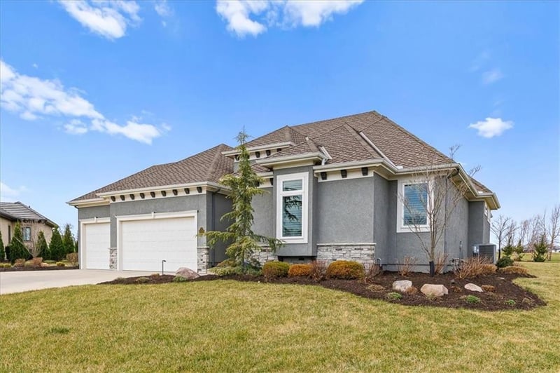 10008 Revere Ct, Kansas City, MO 64154