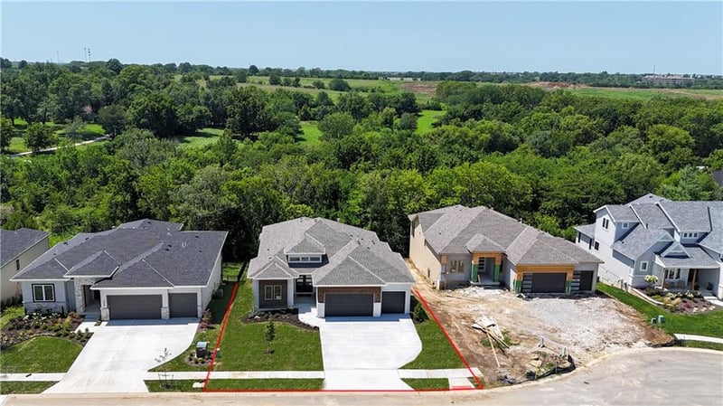9938 Brockway St, Lenexa, KS 66220