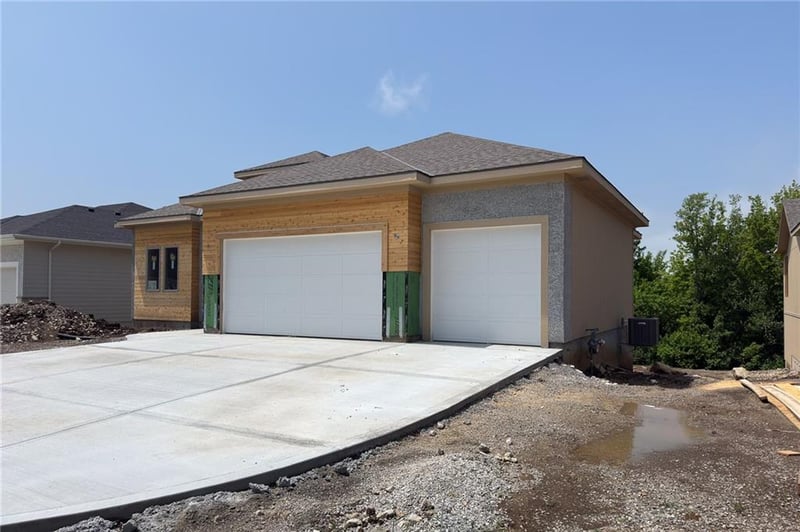 9938 Brockway St, Lenexa, KS 66220