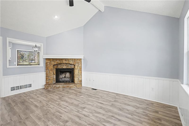 8270 Perry St, Overland Park, KS 66204