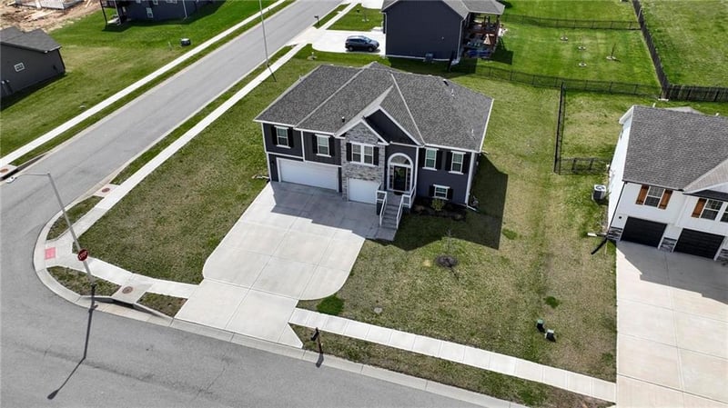 10202 Quincy Ave, Kansas City, MO 64156