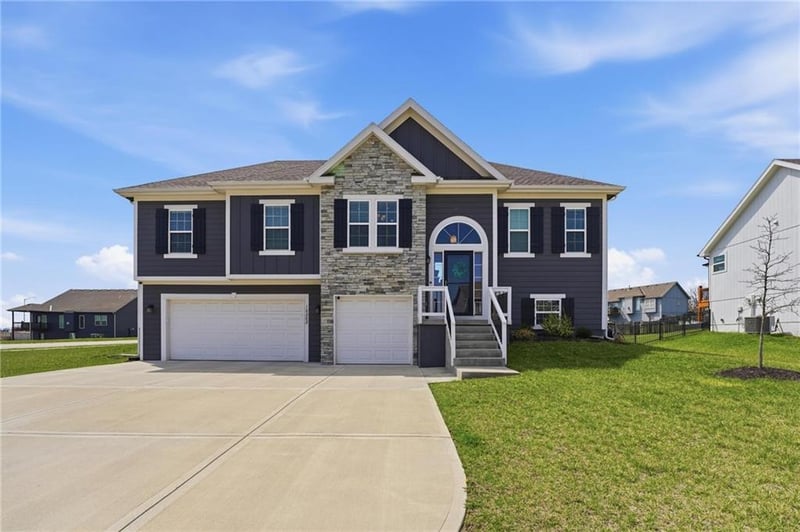 10202 Quincy Ave, Kansas City, MO 64156