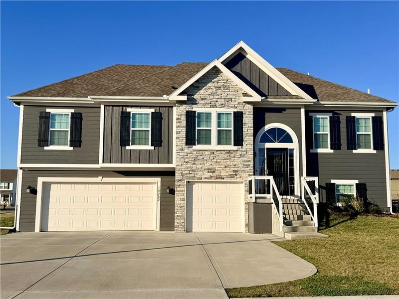 10202 Quincy Ave, Kansas City, MO 64156