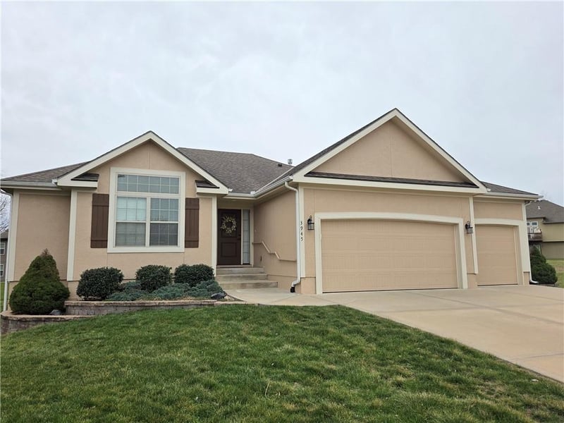 3945 97th St, Kansas City, MO 64154