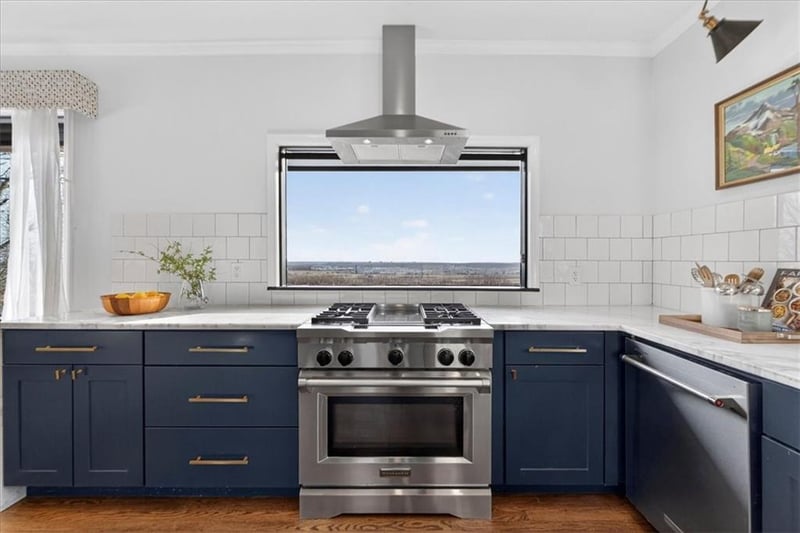 3718 Briarcliff Rd, Kansas City, MO 64116