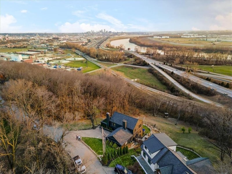 3718 Briarcliff Rd, Kansas City, MO 64116