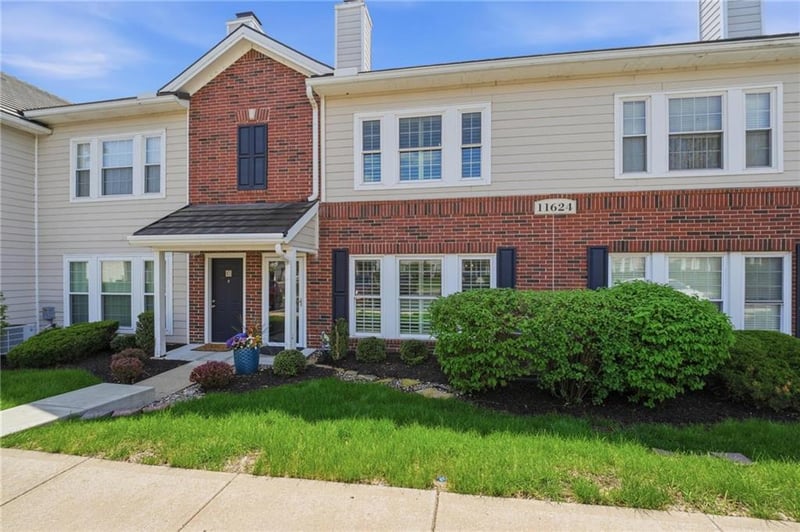 11624 Tomahawk Creek Pw #D, Leawood, KS 66211