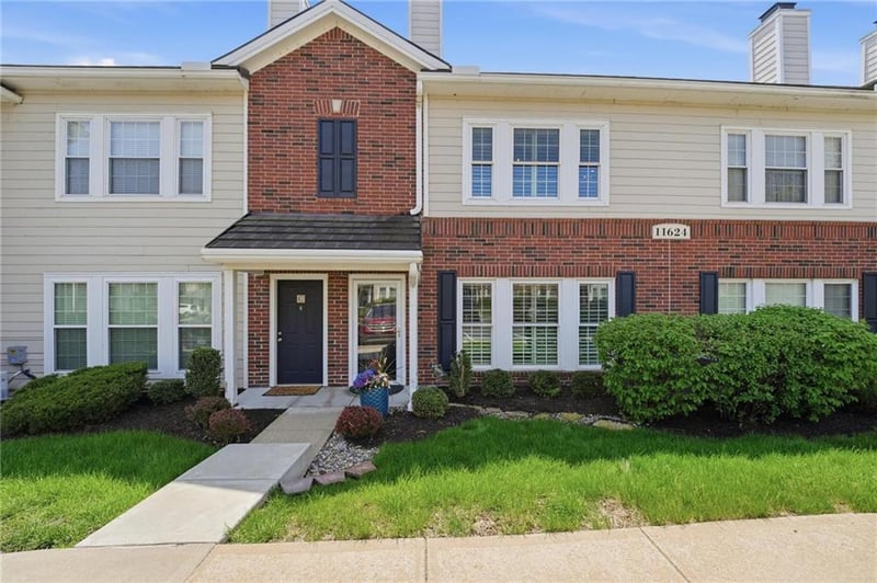 11624 Tomahawk Creek Pw #D, Leawood, KS 66211