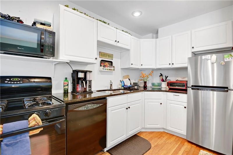 212 Emanuel Cleaver Ii Blvd #2 West, Kansas City, MO 64112