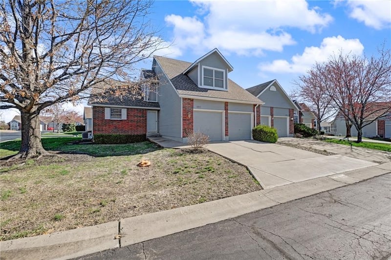 6817 W 156th Ter, Overland Park, KS 66223