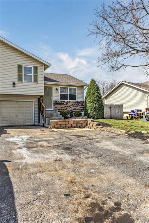 1019 Jan Mar St, Olathe, KS 66061