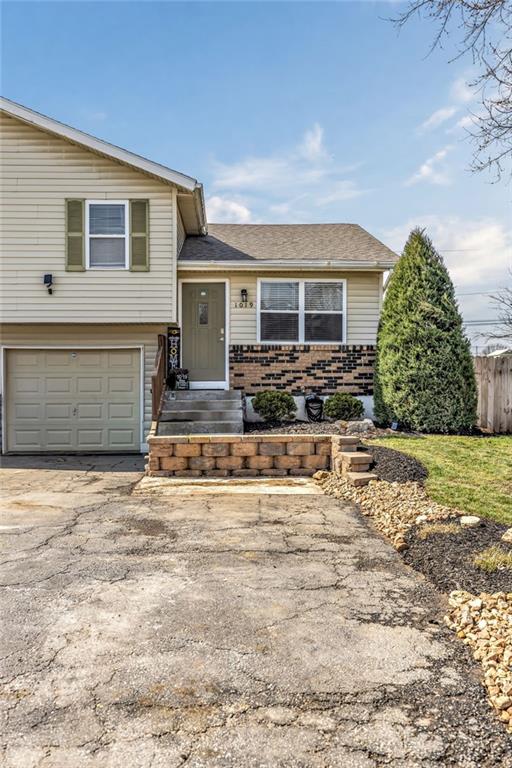 1019 Jan Mar St, Olathe, KS 66061