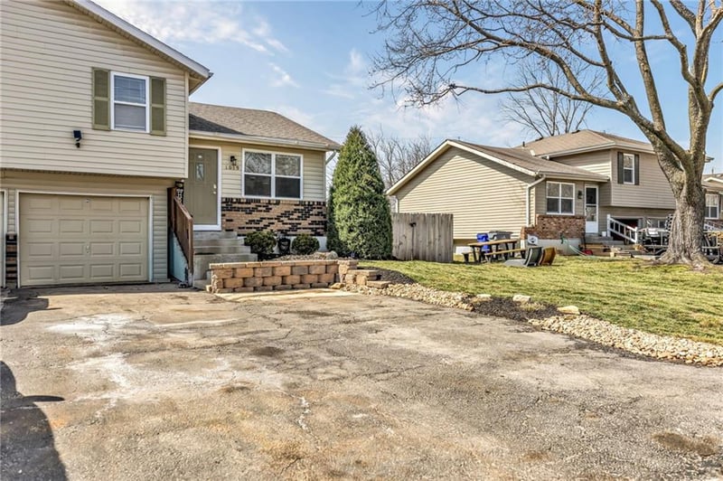 1019 Jan Mar St, Olathe, KS 66061