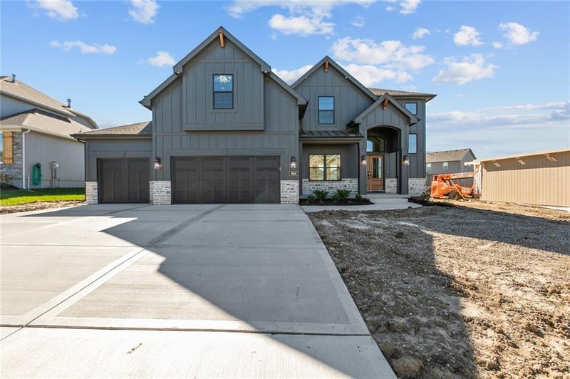 4801 Montebella Dr, Riverside, MO 64150