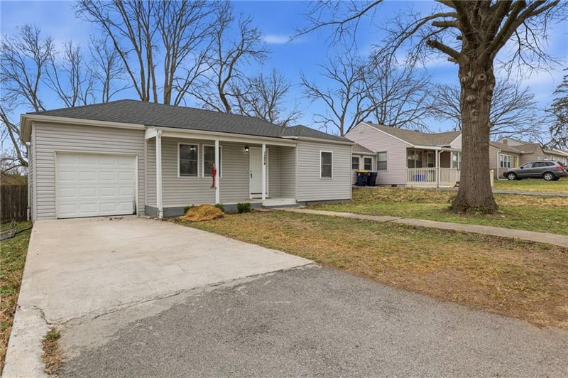 1224 NE 43rd Ter, Kansas City, MO 64116