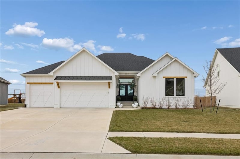 32247 165 St, Gardner, KS 66030