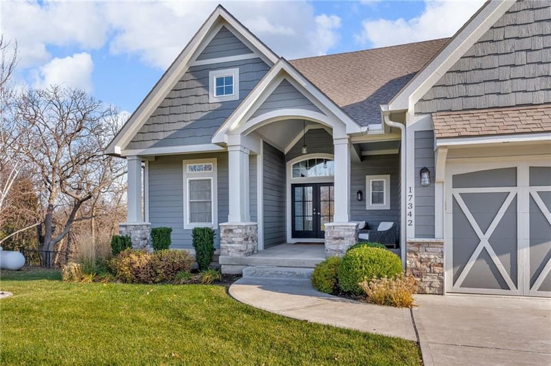 17342 Blue Moon Ln, Tonganoxie, KS 66086