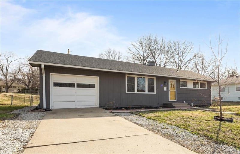 3704 107th St, Kansas City, MO 64137